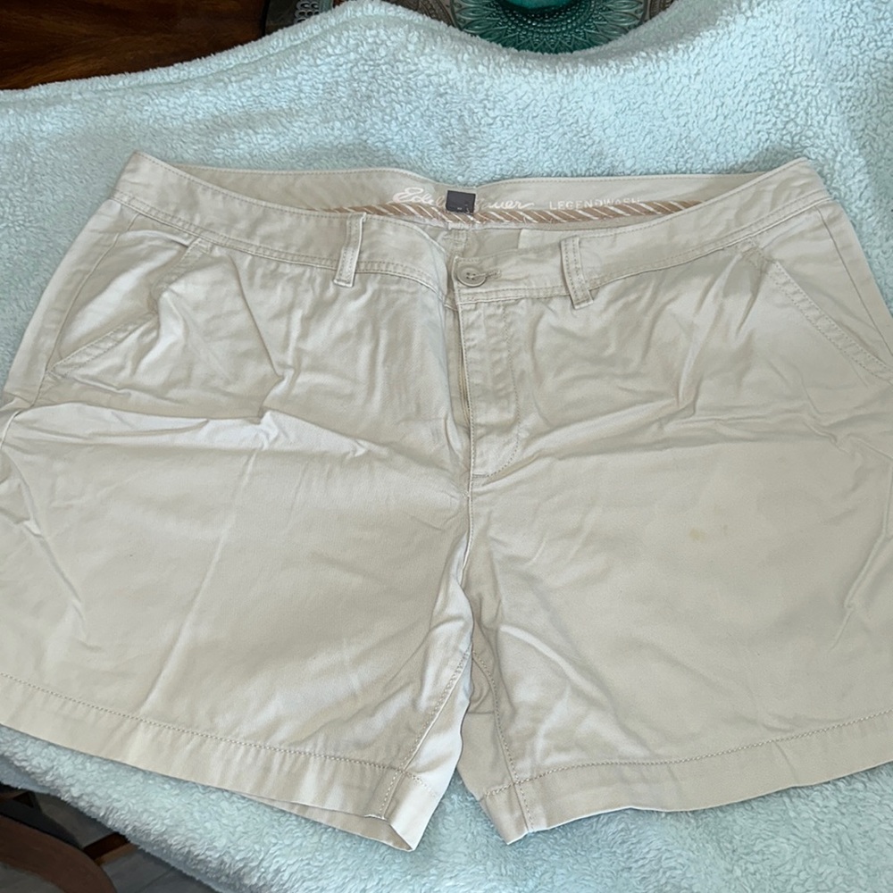 KAKI SHORTS - Picture 1 of 2